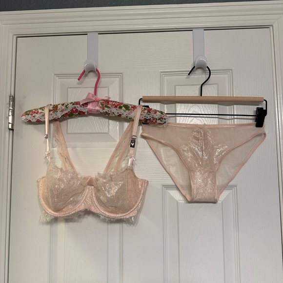 Victoria’s Secret - Ballet Pink w/Silver Shimmer & EyelashTrim - Bra & Panty Set - Picture 1 of 9
